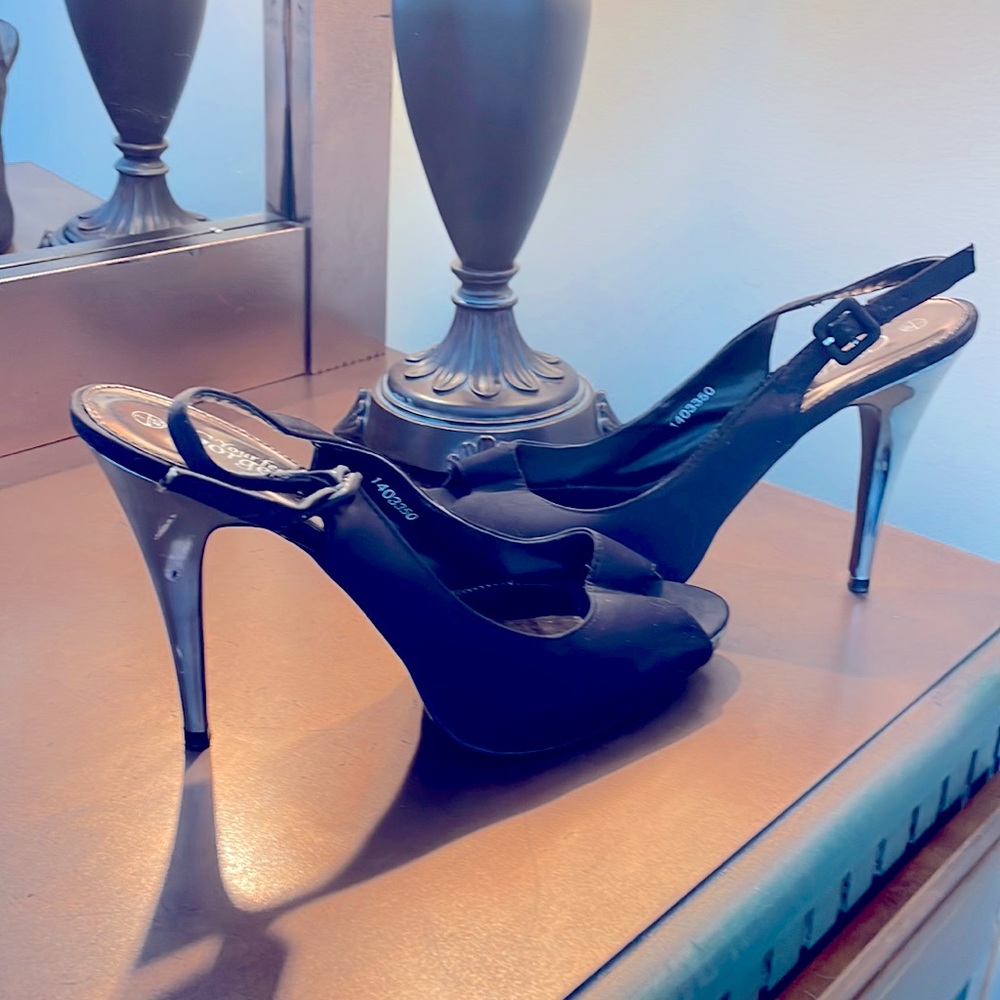 New Look Black and silver sling back peep toe heels